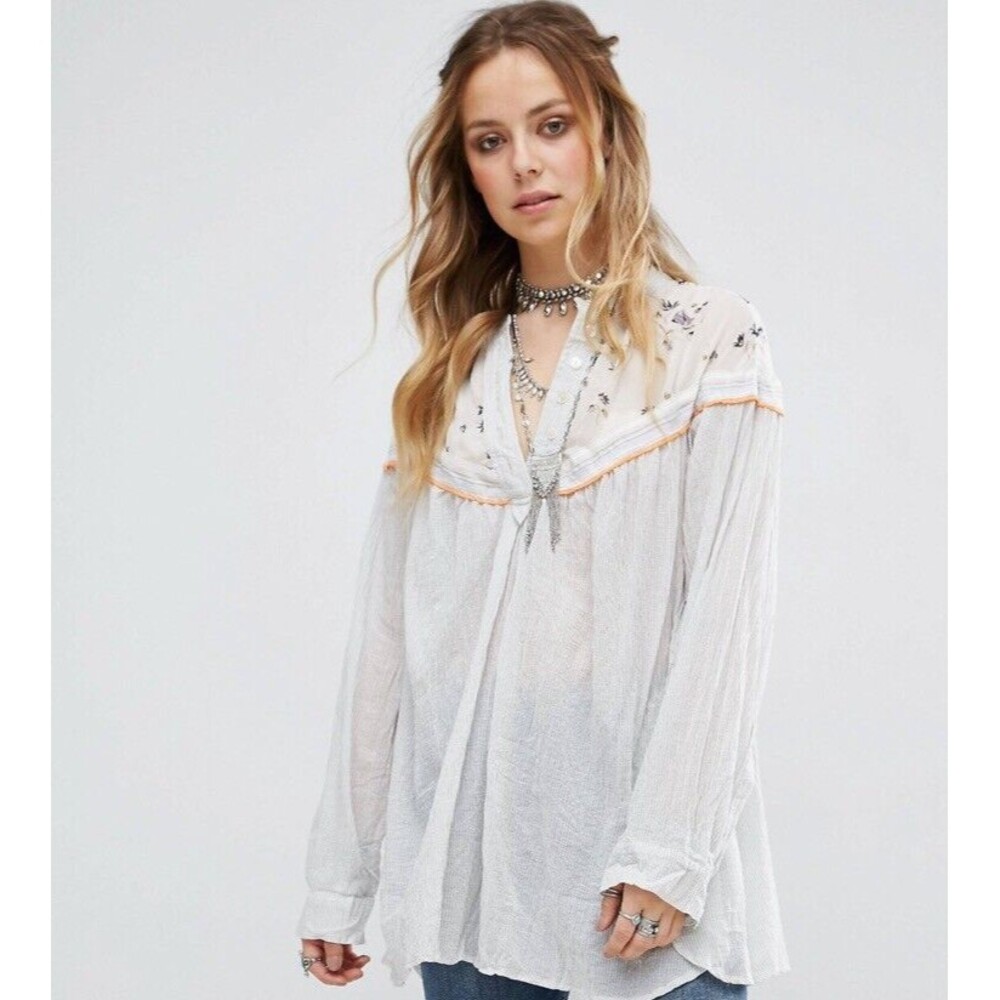 Free People Hearts and Colours Blouse Size XS Long Sleeve Floral White Gray Top